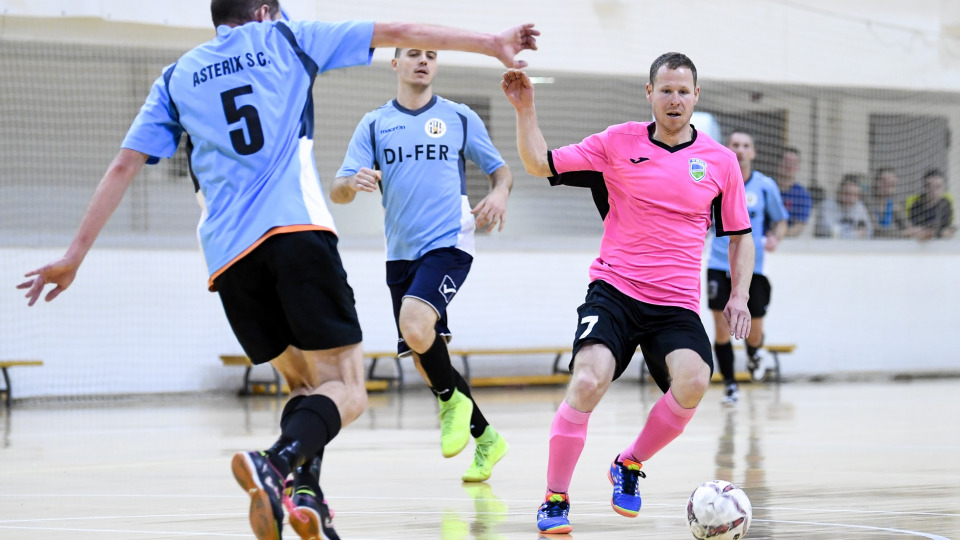 Pest Vármegyei Futsal7végék: öregfiúk rajt öt csoportban