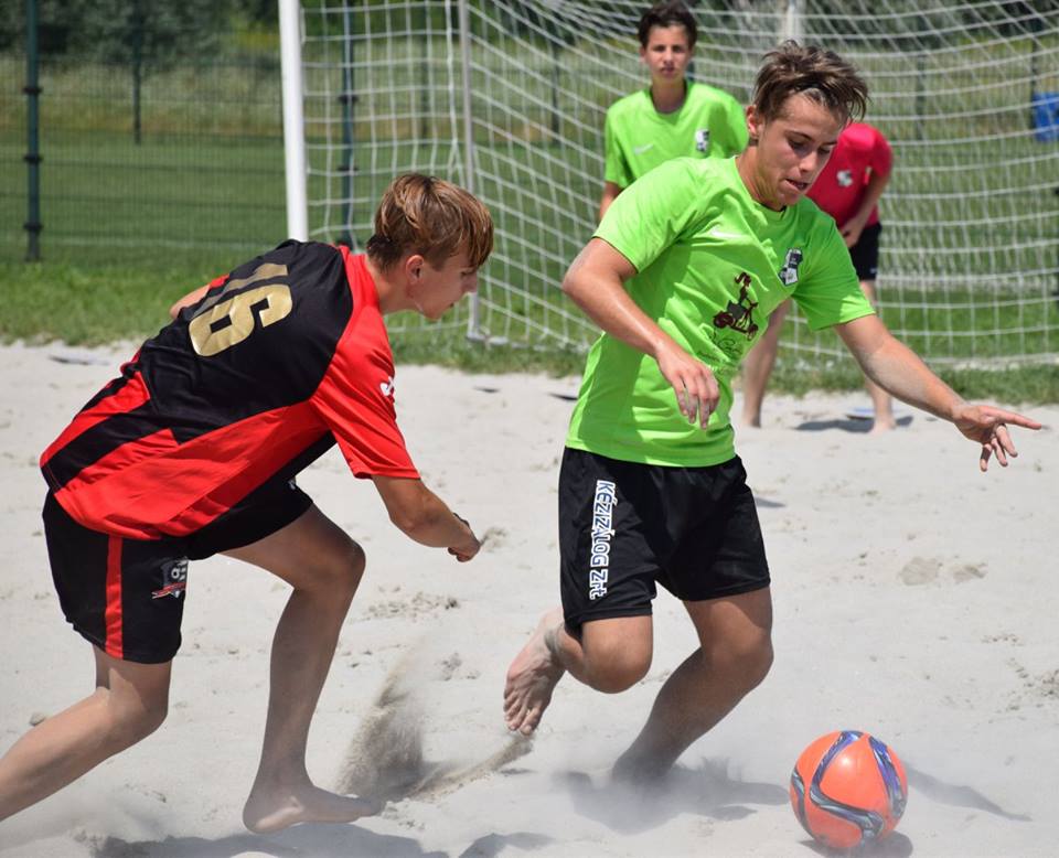 Jönnek a döntők az U19-es és az U17-es Pest megyei strandlabdarúgó-bajnokságokban!